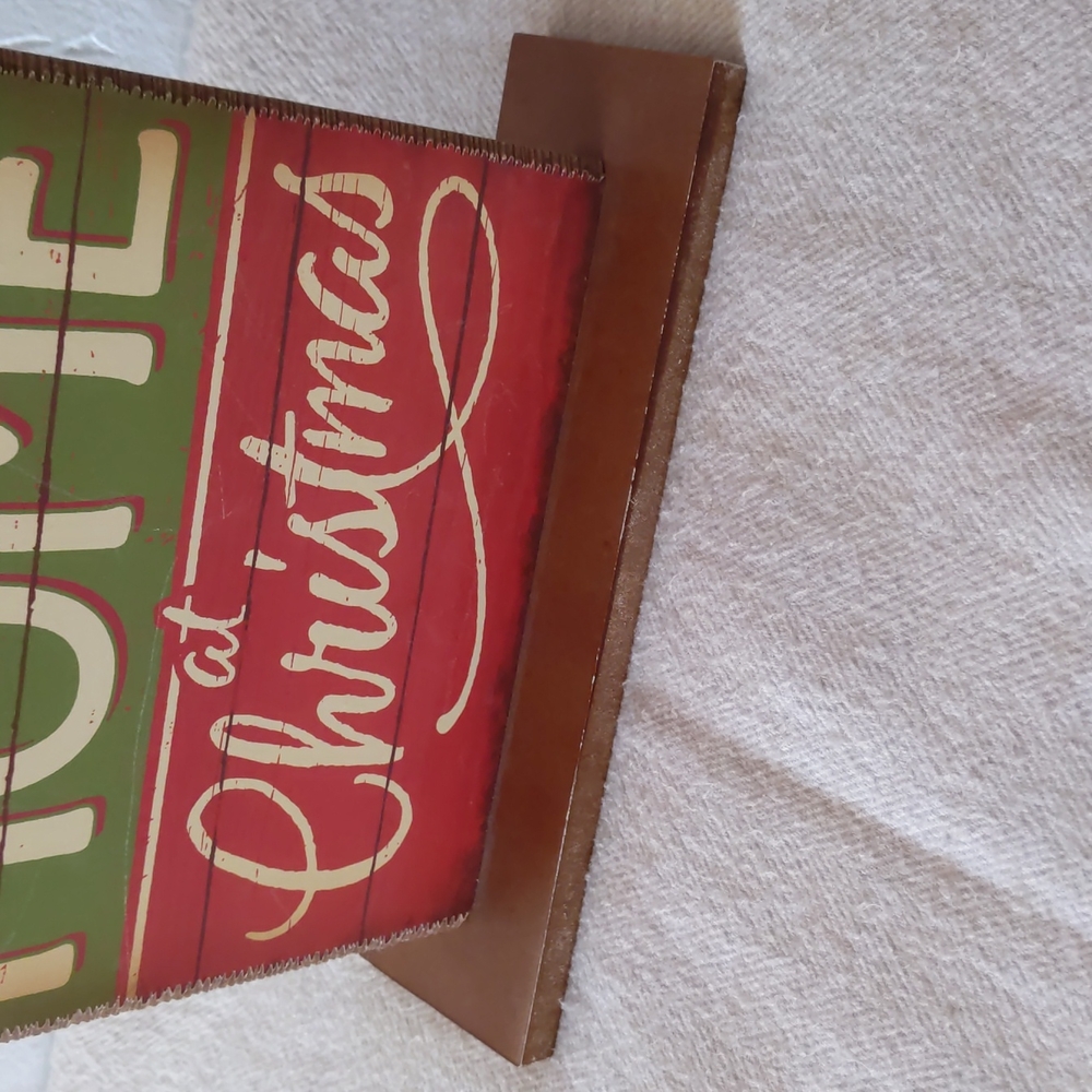 Hallmark Christmas Red Green Home Decoration - Picture 4 of 5